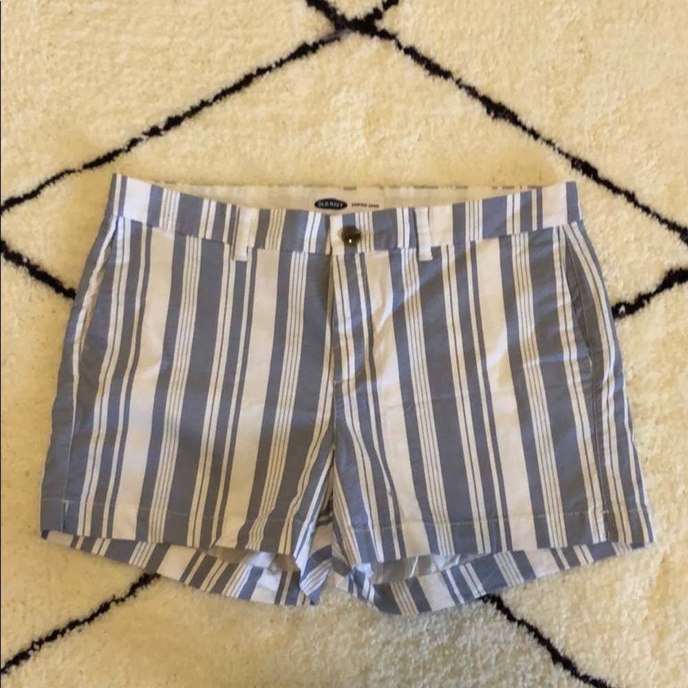 Mid rise Old Navy Everyday Shorts